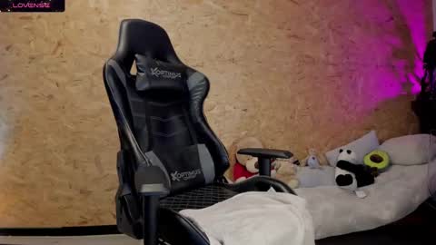 Biancastrong.. IGThebiancastrong online show from February 2025 02:28:02 AM