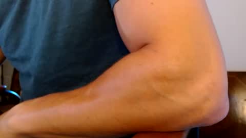 Snapshot of bifitboy chatting on September 2025 01:11:01 PM Ryan online show from September 2025 01:11:01 PM