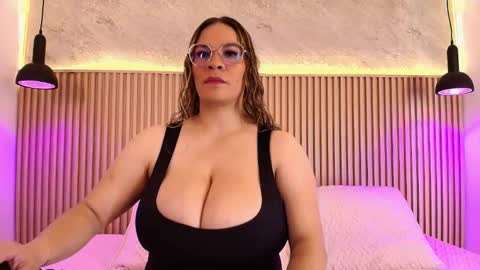 Tell me Sophia  online show from October 2025 04:51:01 PM