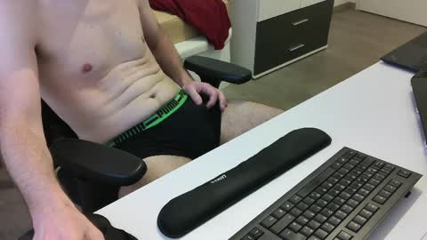 Snapshot of big_tobi_1 chatting on April 2026 05:57:01 AM big_tobi_1 online show from April 2026 05:57:01 AM