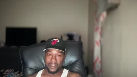 Snapshot of bigbackwoodcali chatting on September 2025 07:46:02 PM bigbackwoodcali online show from September 2025 07:46:02 PM
