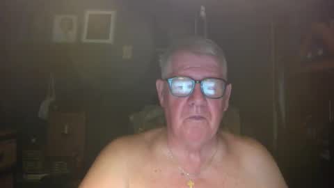 Snapshot of bigbeerdrinker1 chatting on April 2026 05:13:01 AM bigbeerdrinker online show from April 2026 05:13:01 AM