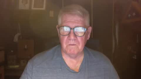 Snapshot of bigbeerdrinker1 chatting on April 2026 03:42:01 AM bigbeerdrinker online show from April 2026 03:42:01 AM