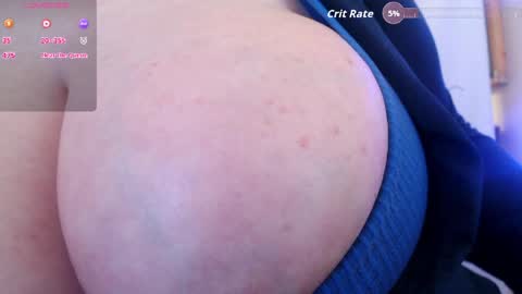 Snapshot of bigbittiesandfun chatting on May 2026 11:42:01 PM bigbittiesandfun online show from May 2026 11:42:01 PM