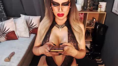 Loraine Cruz online show from March 2025 06:12:01 PM