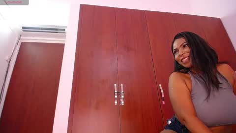 Mia online show from March 2025 10:32:01 PM