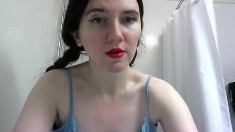 Isabella online show from September 2025 04:40:02 AM