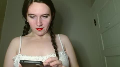 Isabella online show from November 2025 12:10:02 AM