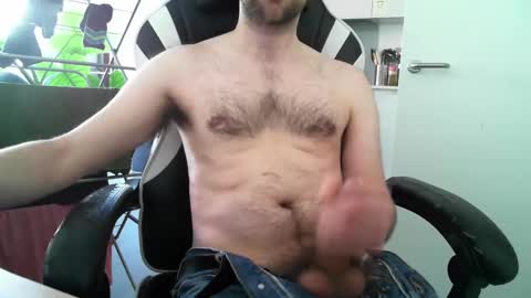 Snapshot of bigbrit_25 chatting on February 2025 02:13:02 PM Big Brit online show from February 2025 02:13:02 PM