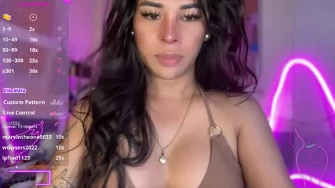 Snapshot of bigcockamanda23 chatting on October 2025 06:55:02 AM queen amanda online show from October 2025 06:55:02 AM