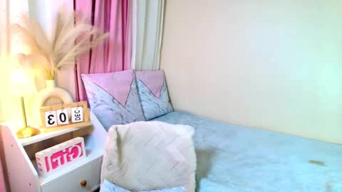 HOLLY online show from December 2025 10:02:01 AM