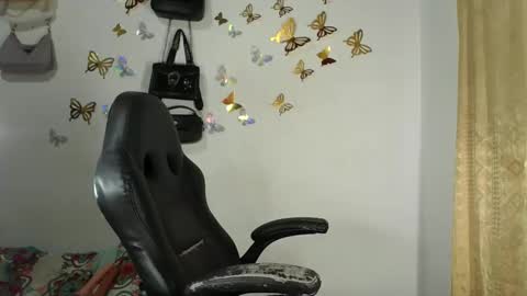 cristina online show from November 2025 03:19:01 AM