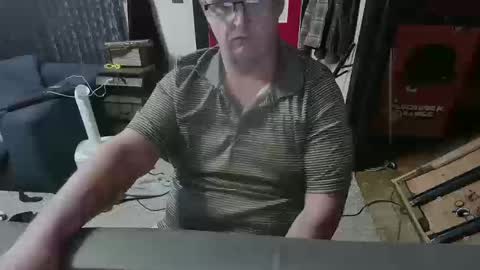 Snapshot of bigdbrillion chatting on October 2025 12:04:02 PM Darryl online show from October 2025 12:04:02 PM