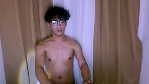bigdickasian_gay online show from October 2025 05:40:01 AM