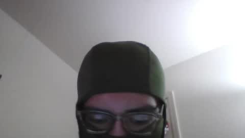 Snapshot of bigdickjojo17 chatting on April 2026 06:34:01 PM JOJO online show from April 2026 06:34:01 PM