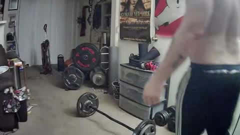 biggerisbetter21 online show from December 2024 08:52:01 AM