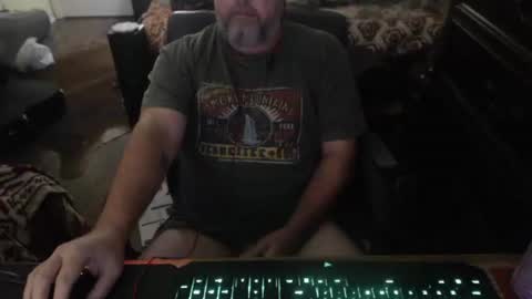 bighugmugg online show from November 2025 10:04:01 PM