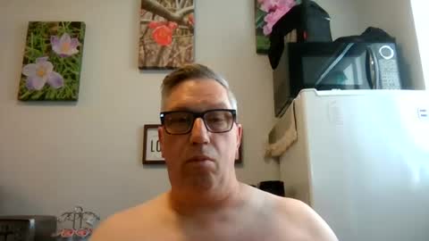 Snapshot of bignhard_69_ chatting on June 2026 05:12:02 PM bignhard_69_ online show from June 2026 05:12:02 PM