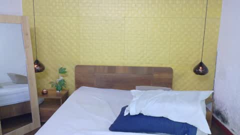 bigroundbooty_ online show from April 2026 08:44:02 PM