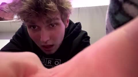 Snapshot of bigskinnyboyshh chatting on December 2024 02:21:01 AM bigskinnyboyshh online show from December 2024 02:21:01 AM