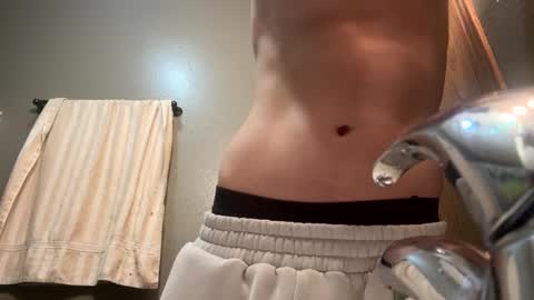 Snapshot of bigskinnyboyshh chatting on December 2024 06:54:02 PM bigskinnyboyshh online show from December 2024 06:54:02 PM