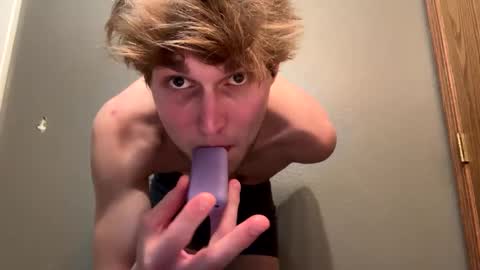 Snapshot of bigskinnyboyshh chatting on January 2025 03:45:01 AM bigskinnyboyshh online show from January 2025 03:45:01 AM