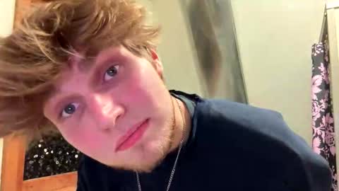 Snapshot of bigskinnyboyshh chatting on October 2025 11:41:02 PM bigskinnyboyshh online show from October 2025 11:41:02 PM