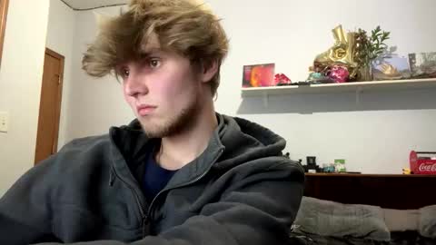 Snapshot of bigskinnyboyshh chatting on October 2025 12:00:01 AM bigskinnyboyshh online show from October 2025 12:00:01 AM