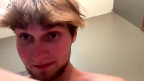 Snapshot of bigskinnyboyshh chatting on November 2025 04:13:01 AM bigskinnyboyshh online show from November 2025 04:13:01 AM