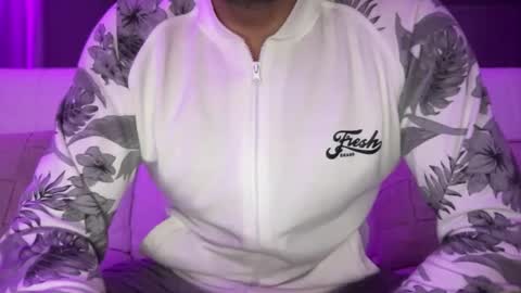 Snapshot of bigsong78 chatting on November 2025 06:46:02 AM BigHardCock horny Balearic Islands online show from November 2025 06:46:02 AM