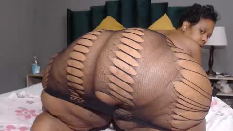 Snapshot of bigsuperbutt chatting on January 2026 07:33:01 AM bigsuperbutt online show from January 2026 07:33:01 AM