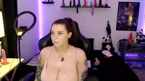 Snapshot of bigtittedtattedlesbian chatting on June 2026 10:31:01 PM Nichole lights online show from June 2026 10:31:01 PM