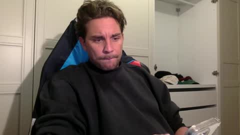 bikdig1 online show from December 2024 03:59:02 PM