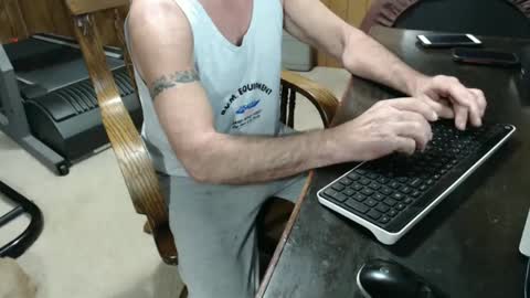 billy471 online show from December 2024 07:52:02 PM