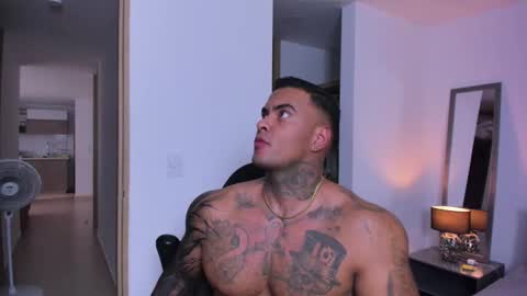 dariux john online show from December 2024 10:07:01 PM