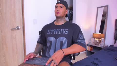 dariux john online show from December 2024 09:01:01 PM