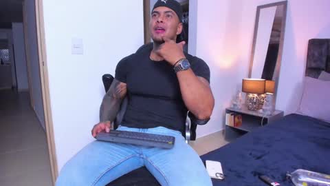 dariux john online show from December 2024 01:37:02 AM