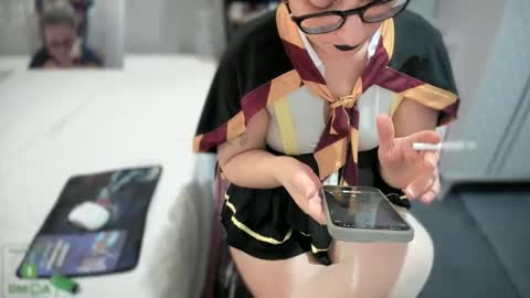 bisex woman online show from December 2025 02:13:01 PM