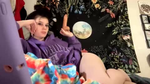 bitchesinthebasement online show from December 2024 03:37:01 AM