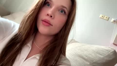Snapshot of bitter_moon chatting on January 2025 09:19:02 AM Ann Braslowsky online show from January 2025 09:19:02 AM