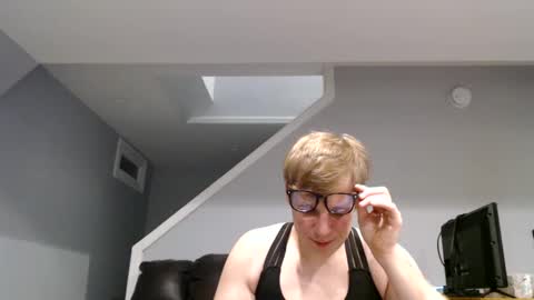 Snapshot of bittyboiii chatting on September 2025 03:40:01 AM BittyBoi online show from September 2025 03:40:01 AM