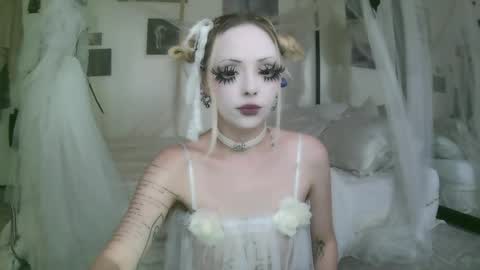 Snapshot of bl0odsyring3 chatting on May 2026 07:55:02 PM vampire fang online show from May 2026 07:55:02 PM