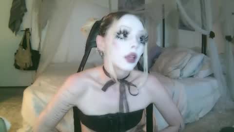 Snapshot of bl0odsyring3 chatting on June 2026 02:46:01 AM vampire fang online show from June 2026 02:46:01 AM