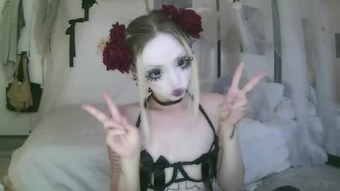 Snapshot of bl0odsyring3 chatting on June 2026 05:15:02 PM vampire fang online show from June 2026 05:15:02 PM