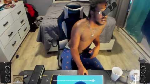 Snapshot of blaccanalmatters chatting on January 2025 11:22:02 PM Plant Base Streamers From Pennsylvania online show from January 2025 11:22:02 PM