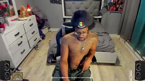 Snapshot of blaccanalmatters chatting on February 2025 11:47:02 PM Plant Base Streamers From Pennsylvania online show from February 2025 11:47:02 PM