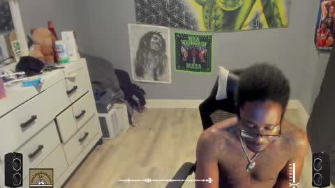 Snapshot of blaccanalmatters chatting on October 2025 01:13:02 AM Plant Base Streamers From Pennsylvania online show from October 2025 01:13:02 AM