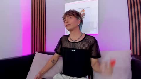  Oliver  online show from April 2026 05:00:02 AM