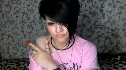 Snapshot of black_hot_01 chatting on September 2025 08:21:01 PM black_hot_01 online show from September 2025 08:21:01 PM