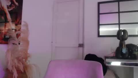 Snapshot of black_latina1 chatting on October 2025 03:18:01 PM luisa online show from October 2025 03:18:01 PM